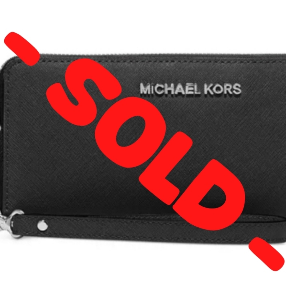 SOLD ✓ Michael Kors Jet Set Travel Continental Wallet